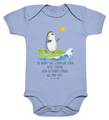 Produktbild von Mr. & Mrs. Panda Babybody Pinguin Surfer 3. - 6. Monat - Dusty Blue - Geschenk, Hawaii, Babystrampler, Kurzarmbody, babykleidung body, Portugal, Positive Sprüche, Urlaub