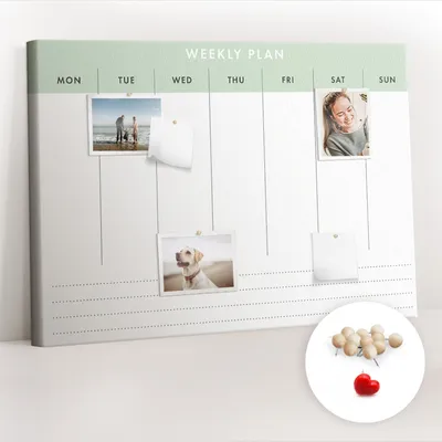 Imagen del producto de Tablero de corcho con chinchetas - Panel con chinchetas para fotografías y notas - 100x70 cm - 100 chinchetas de madera - Planificador semanal