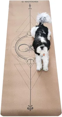 Zdjęcie produktu dla Mata do jogi z korka, 183x65 cm - Antypoślizgowa, hipoalergiczna, z paskiem do przenoszenia - Przyjazna dla środowiska, idealna do fitnessu, pilatesu, ćwiczeń siłowych i sportu