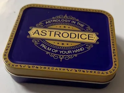 Produktbild von Astrodice and booklet