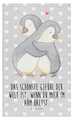 Produktbild von Mr. & Mrs. Panda Wandteppich Pinguine Kuscheln - Grau Pastell - Geschenk, Tapestry, für Partner, Freundin, Boho, Wandbild, Wandschmuck, Frauen, Freund, Valentinstag