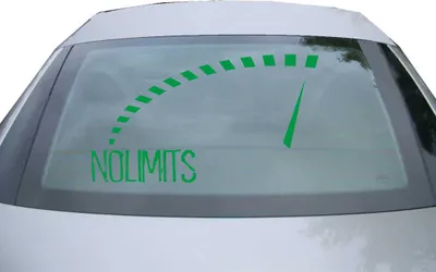 Produktbild von Indigos UG - Aufkleber Heckscheibe & Motorklappe DE7055 - grün - 600x339 mm - No Limits - Keine Geschwindigkeitsgrenze - Auto Scheiben Fenster Heckklappe Tuning Racing JDM - Die cut