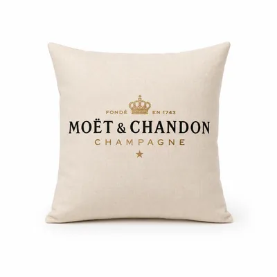 Obrázok produktu pre Dekoračný vankúš pre Moët & Chandon, farba béžová – Luxusný vankúš na šampanské, 45x45 cm – Elegantný dekoratívny vankúš do obývačky, salónika a na terasu