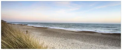 Produktbild von Wallario Wandbild aus Acryl, 200 x 80 cm, freischwebende Optik - Strandspaziergang im Urlaub an der Ostsee