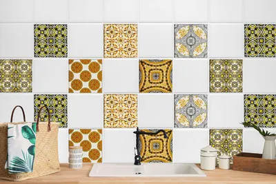 Produktbild von 24 Stück Laminierter Aufkleber Küchen Wandfliesen Fliesenaufkleber Goldene Arabeske 15 x 15 cm