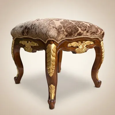 Produktbild von Pompöös by Casa Padrino Luxus Barock Sitzhocker Braun / Gold - Pompööser Barock Hocker designed by Harald Glööckler - Pompööse Barock Möbel