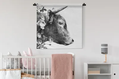 Produktbild von MuchoWow® Wandteppich Wandbehang Schottisches Hochlandrind - Blumen - Schwarz - Weiß 90x90 cm Tapisserie Dekoration Wandtuch - Wandaufhänger