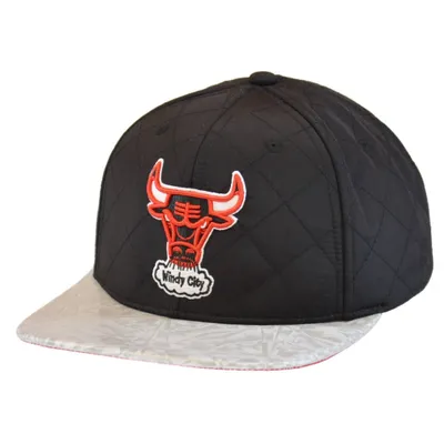 Immagine prodotto di Mitchell & Ness Cappellino Diamond Base Snapback Bulls, HHSS3182CBUYYPPPBLCK