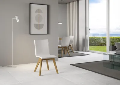 Imagen del producto de Silla Trudy, patas de madera de roble, cojín blanco 01