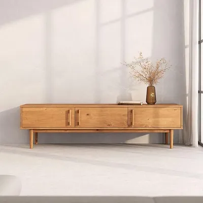 Produktbild von Lowboard TECCA 180 cm, Eiche Finish – niedriges Sideboard mit Stauraum, TV Schrank mit 3 Türen aus Massivholz, Mid Century Wohnzimmermöbel