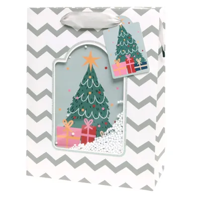 Produktbild von 12 x Geschenktüten Tanne aus Papier für Weihnachten 18 x 23 cm  mit integriertem 3-D-Sichtfenster - Originelle Weihnachtsgeschenktüten Geschenktasche