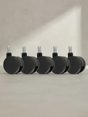 Aufgereihte mattschwarze Drehstuhlrollen in der Seitenansicht zeigen die robuste Konstruktion des Gehäuses und den standardisierten Befestigungsstift._#sku_SAFSPM1.937#