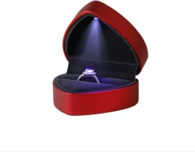 Immagine prodotto di INF Scatola cuore per anello con luce LED inPoliuretanoe EVA per proposta