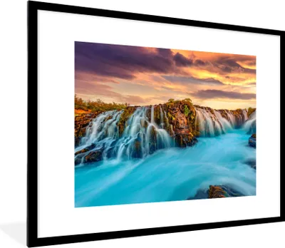 Produktbild von MuchoWow® Gerahmtes Poster Wasserfall - Landschaft - Wolken - Natur 80x60 cm - Poster mit Schwarzem Bilderrahmen Wandposter Rahmen Foto Bilder - Schlafzimmer-Dekorationen - Fotoposter