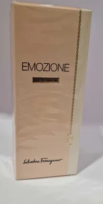 A product shot of a perfume box.