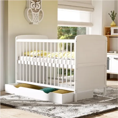 Produktbild von Baby-Delux Babybett Gitterbett Kinderbett Natalie 2in1 140x70 Weiß Beißschienen mit Schublade, höhenverstellbar