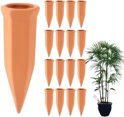 Immagine prodotto di Uniqoos® Set di 15 coni per irrigazione a goccia in terracotta, sistema di irrigazione automatica per piante da interno, balconi e giardini