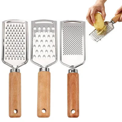Immagine prodotto di Set di tre grattugie da cucina in acciaio inossidabile con manico in faggio