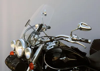 Obrázek produktu pro Univerzální čelní sklo pro motocykly bez kapotáže MRA, tvar HITR, tónované