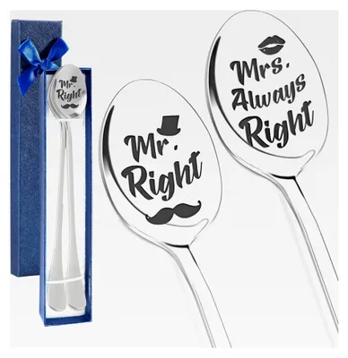 Produktbild von 2 Stück Kaffeelöffel Edelstahl Esslöffel Suppenlöffel mit Gravur Mr & Mrs, Hochzeitsgeschenke für das Brautpaar, Verlobungsgeschenk in Geschenkbox, Personalisierte Löffel als Dessertlöffel und Suppenlöffel Set