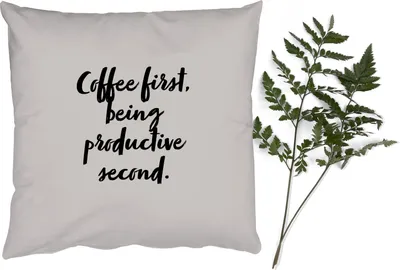 Produktbild von MuchoWow® Zierkissen Sofakissen Wohnzimmer Dekokissen 45x45 cm Kaffee - Zitate - Sprichwörter - Erst Kaffee, dann produktiv sein - Produktivität - Schlafpolster - Polster für das Sofa
