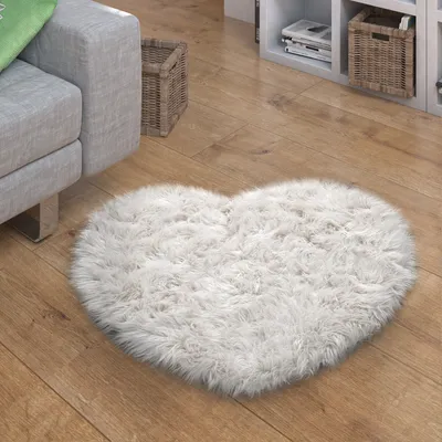 Produktbild von Kunstfell Fellteppich Imitat Sitzkissen Herfzorm Rund Verschiedene Formen, Weiß Grösse 80x75 cm Herz-Form