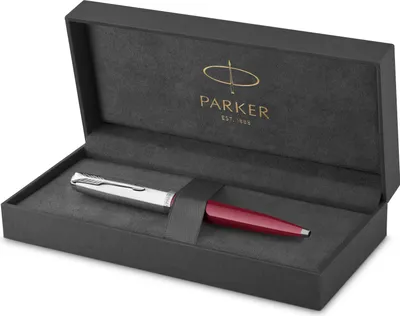 Produktbild von Parker 51 Kugelschreiber | Burgunderroter Schaft mit Chromfarbenen Zierteilen | Mittlere Schreibspitze mit Schwarzer Nachfüllmine | Geschenkbox