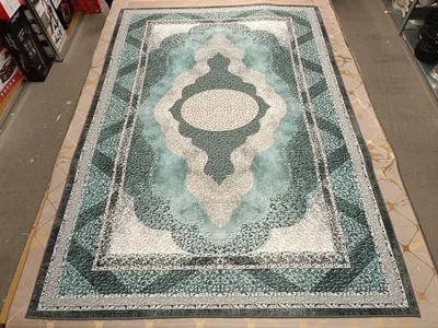 Produktbild von Orientalischer Teppich im traditionellen Muster, 220x160 cm