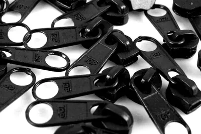 Obrázek produktu pro Jezdec bez aretace pro zip spirálový, nekonečný zip 3mm, černý / 1ks