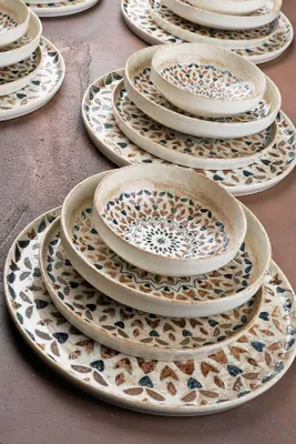 Obrázok produktu pre Hermia Concept, kvalitná 24-dielna jedálenská súprava zo 100 % porcelánu | 6 servírovacích tanierov, 6 hlbokých tanierov, 6 dezertných tanierov, 6 misiek | Vhodná do umývačky riadu a mikrovlnnej rúry | Elegantný dizajn pre každú príležitosť.
