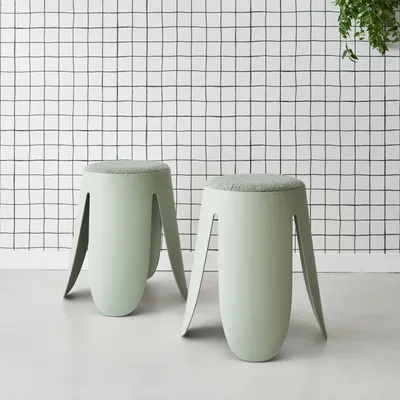 Produktbild von sweeek - 2er Set stapelbare Hocker, strukturierter Bouclébezug - Seladon Grün