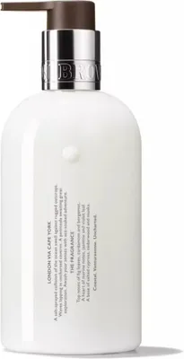 Produktbild von Molton Brown Melk Men Coastal Cypress & Sea Fennel Body Lotion