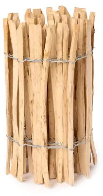 Produktbild von Garronda Gartenzaun zum Stecken aus Haselnüsse Zaun Garten Staketenzaun Beeteinfassung Holz Steckzaun Hochwertiger Gartenzaun für Ihren Garten GD-0079 (Lattenabstand: 7-8 cm. 60 cm x 5m)