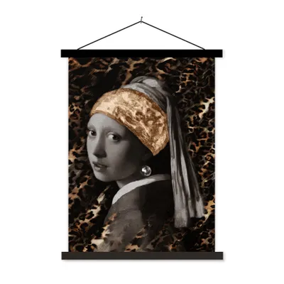 Produktbild von MuchoWow® Textilposter Das Mädchen mit dem Perlenohrring - Design - Panther 60x80 cm mit schwarzem Rahmen - Plakathalter