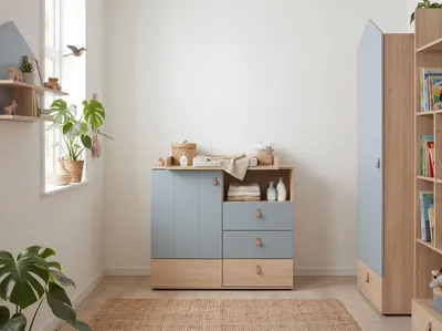 Produktbild von Wickelkommode Roofy mit Soft-Close, Mitteltrennsteg, Ledergriffe Türdämpfung Salbei Nagano Oak