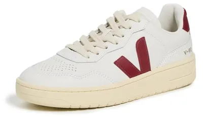 Image de Baskets Veja V-90