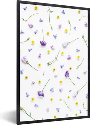 Produktbild von MuchoWow® MuchoWow® Gerahmtes Poster Blumen - Lila - Gelb 40x60 cm - Poster mit zchwarzem Bilderrahmen - Papierdruck - Wandbilder