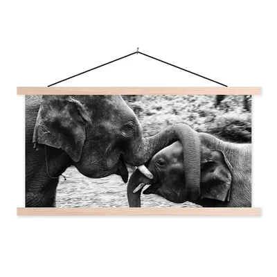 Produktbild von MuchoWow® Textilposter Elefant - Tiere - Natur - Schwarz und weiß 120x60 cm mit holzfarbenen Rahmen - Klemmleiste