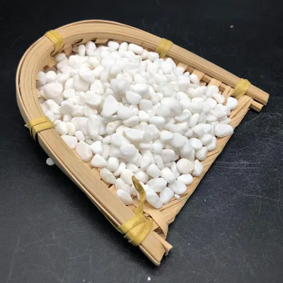 Image de Gravier blanc, granulométrie 6-9 mm, poids : 1 kg, idéal pour le jardin et la décoration