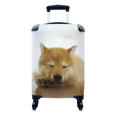 Produktbild von MuchoWow® Koffer Handgepäck Trolley Rollkoffer Kleine Reisekoffer mit 4 Rollen - Schlafender Shiba Inu Welpe - Cabin Size < 55x40x23 cm & 55x40x20 cm - Fotokoffer - Kabinenkoffer - Boardgepäck - Reise-Box - Reisekoffer - Reisegepäck - Koffer mit Bild - Trolley für Kinder