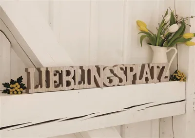 Produktbild von Schriftzug "Lieblingsplatz" aus MDF in Holz Optik, 75 cm lang, Holzbuchstaben