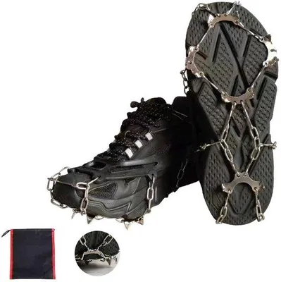 Produktbild von Famanu Steigeisen für Wanderschuhe - 10 Spikes, rutschfeste Mikrostacheln
