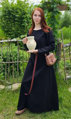 Produktbild von Klassisches Mittelalter Kleid oder Unterkleid schwarz "Amalie" XXL