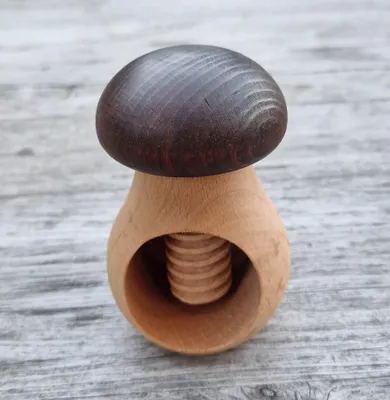Produktbild von Nussknacker Steinpilz Design, Nussbrecher aus massiven Buchenholz (Braun)