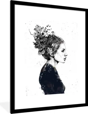 Produktbild von MuchoWow® Gerahmtes Poster Frau - Blumen - Natur - Porträt 60x80 cm - Poster mit Schwarzem Bilderrahmen Wandposter Rahmen Foto Bilder - Wohnzimmer - Dekorationen - Prämie
