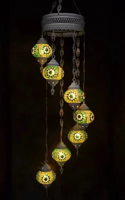 Zdjęcie produktu dla Lampa wisząca z zielonego i srebrnego szkła z orientalną mozaiką, 7 kloszy, ręcznie wykonana w Turcji, długość 155 cm
