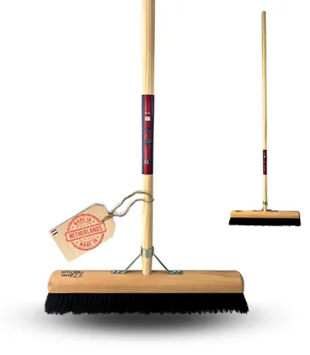 Obrázok produktu pre Mäkká metla, 60 cm - s koňskými vlasmi a rukoväťou 150 cm