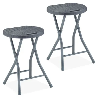 Image de Tabourets pliants Relaxdays, lot de 2, aspect rotin, jardin et balcon, tabourets d'extérieur pliants, dimensions : 46 x 32 x 29 cm, gris