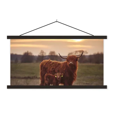 Produktbild von MuchoWow® Textilposter Schottische Highlander - Tiere - Landschaft - Sonnenuntergang - Kuh 120x60 cm mit schwarzem Rahmen - Dekoration Schlafzimmer