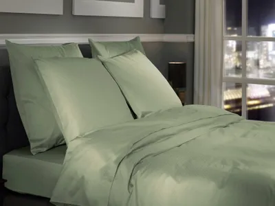 Productafbeelding van Heckettlane dekbedovertrek - 135x200 cm – Katoensatijn – Hoogwaardige beddengoed met stippenprint – Zacht – Ademend en huidvriendelijk – Inclusief kussensloop van 80x80 cm – Groen